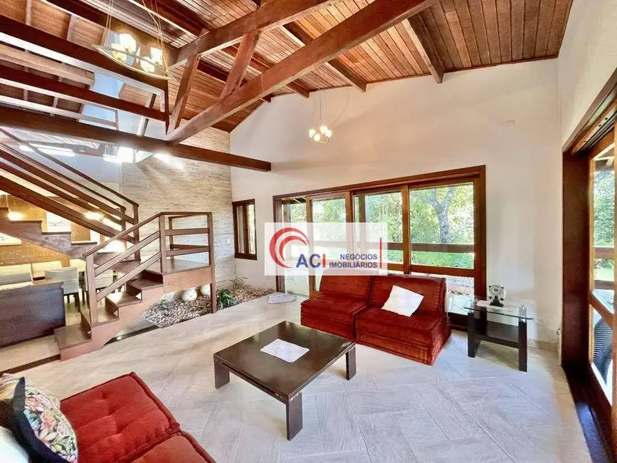 Casa de Condomínio com 5 quartos à venda, 1580m2 em Águas da Fazendinha, Carapicuiba - SP - imagem 9 Foto 9 de Casa de Condomínio com 5 quartos à venda, 1580m2 em Águas da Fazendinha, Carapicuiba - SP