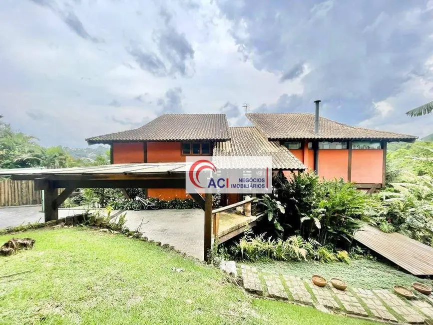 Casa de Condomínio com 3 quartos à venda, 1323m2 em Carapicuiba - SP - imagem 1 Foto 1 de Casa de Condomínio com 3 quartos à venda, 1323m2 em Carapicuiba - SP