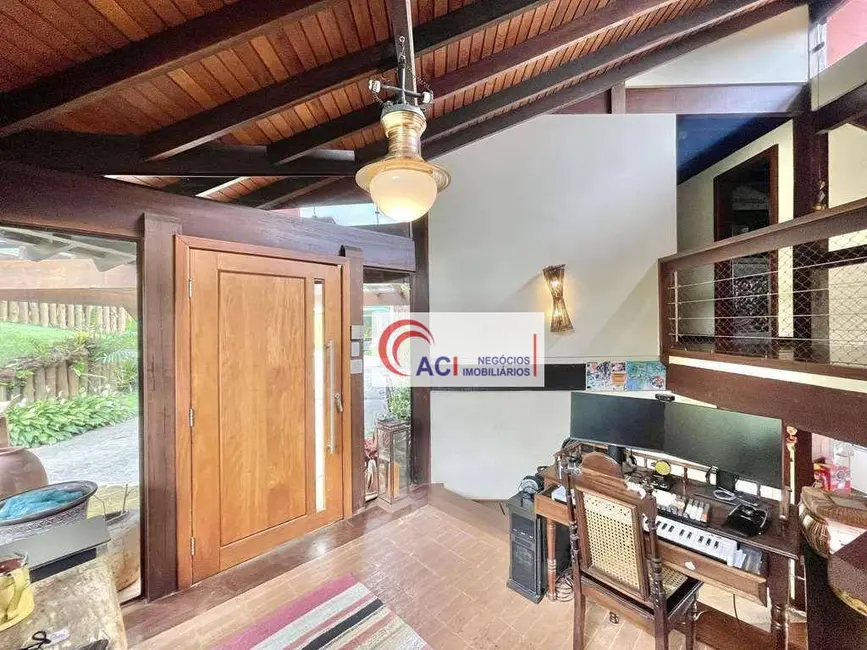 Casa de Condomínio com 3 quartos à venda, 1323m2 em Carapicuiba - SP - imagem 8 Foto 8 de Casa de Condomínio com 3 quartos à venda, 1323m2 em Carapicuiba - SP