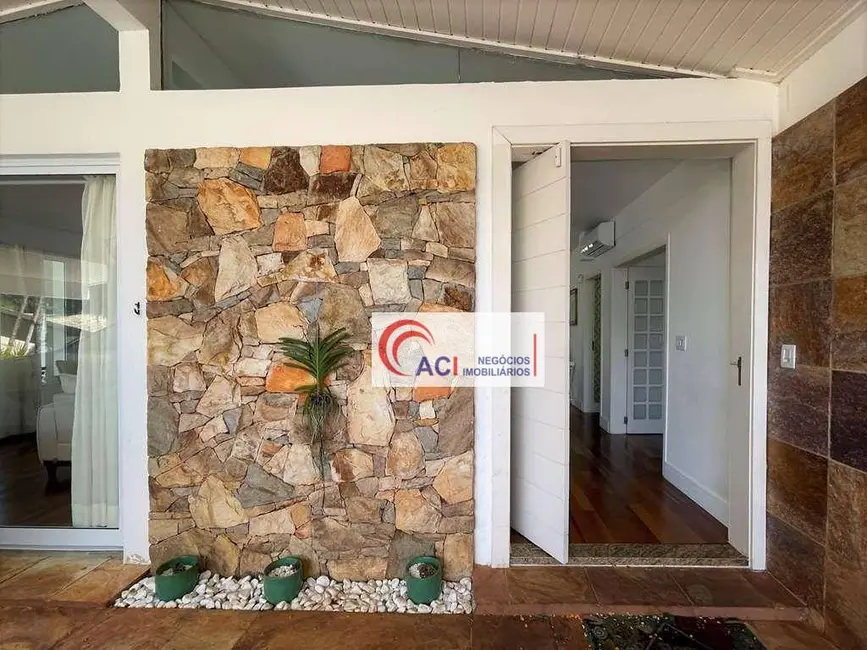 Foto 6 de Casa com 4 quartos à venda, 2194m2 em Vila Santo Antônio, Cotia - SP