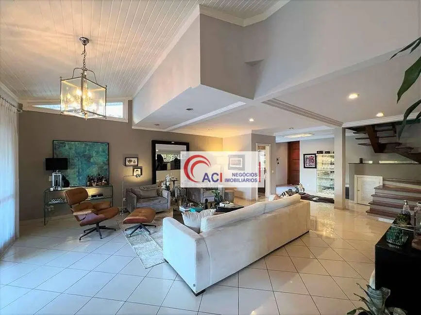 Casa com 4 quartos à venda, 828m2 em Vila Santo Antônio, Cotia - SP - imagem 7 Foto 7 de Casa com 4 quartos à venda, 828m2 em Vila Santo Antônio, Cotia - SP