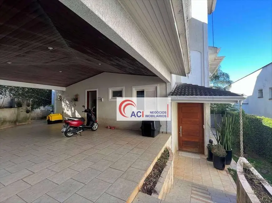 Casa com 4 quartos à venda, 828m2 em Vila Santo Antônio, Cotia - SP - imagem 4 Foto 4 de Casa com 4 quartos à venda, 828m2 em Vila Santo Antônio, Cotia - SP