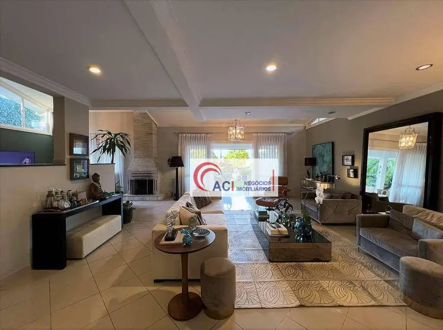 Casa com 4 quartos à venda, 828m2 em Vila Santo Antônio, Cotia - SP - imagem 9 Foto 9 de Casa com 4 quartos à venda, 828m2 em Vila Santo Antônio, Cotia - SP