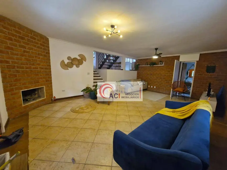 Casa de Condomínio com 3 quartos à venda e para alugar, 500m2 em Transurb, Itapevi - SP - imagem 2 Foto 2 de Casa de Condomínio com 3 quartos à venda e para alugar, 500m2 em Transurb, Itapevi - SP