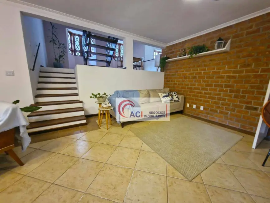 Casa de Condomínio com 3 quartos à venda e para alugar, 500m2 em Transurb, Itapevi - SP - imagem 4 Foto 4 de Casa de Condomínio com 3 quartos à venda e para alugar, 500m2 em Transurb, Itapevi - SP