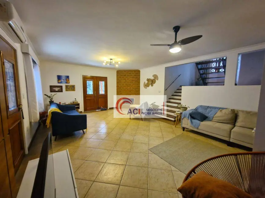 Casa de Condomínio com 3 quartos à venda e para alugar, 500m2 em Transurb, Itapevi - SP - imagem 3 Foto 3 de Casa de Condomínio com 3 quartos à venda e para alugar, 500m2 em Transurb, Itapevi - SP