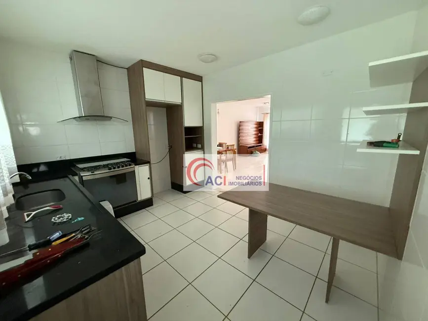 Casa de Condomínio com 3 quartos à venda e para alugar, 360m2 em Transurb, Itapevi - SP - imagem 9 Foto 9 de Casa de Condomínio com 3 quartos à venda e para alugar, 360m2 em Transurb, Itapevi - SP