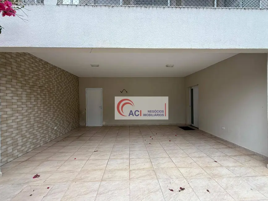 Casa de Condomínio com 3 quartos à venda e para alugar, 360m2 em Transurb, Itapevi - SP - imagem 3 Foto 3 de Casa de Condomínio com 3 quartos à venda e para alugar, 360m2 em Transurb, Itapevi - SP