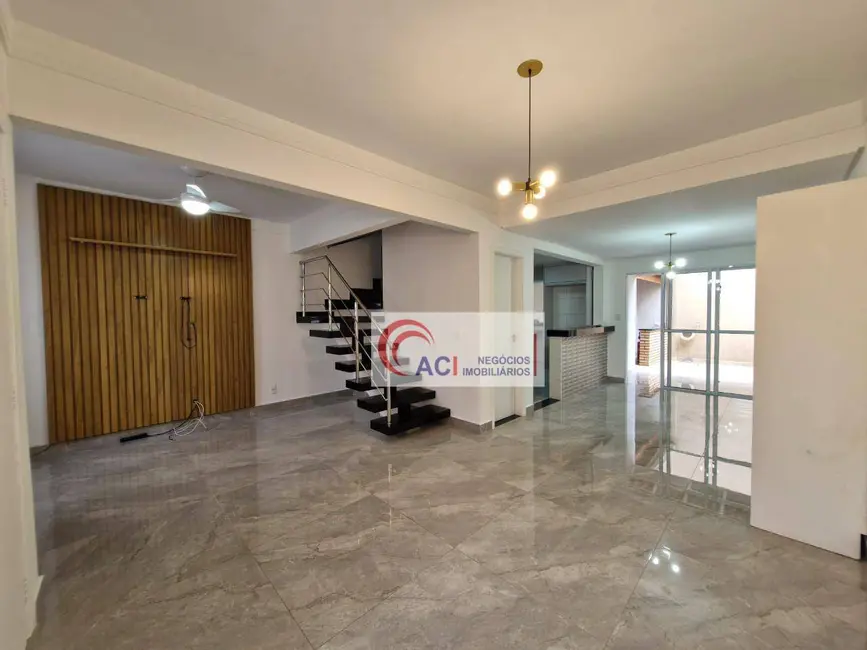 Foto 3 de Casa de Condomínio com 3 quartos para alugar, 110m2 em Jardim Passárgada I, Cotia - SP