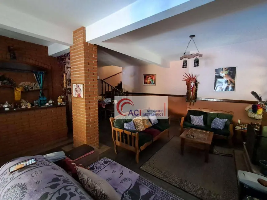 Casa de Condomínio com 3 quartos para alugar, 380m2 em Transurb, Itapevi - SP - imagem 3 Foto 3 de Casa de Condomínio com 3 quartos para alugar, 380m2 em Transurb, Itapevi - SP