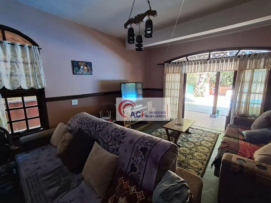 Casa de Condomínio com 3 quartos para alugar, 380m2 em Transurb, Itapevi - SP - imagem 4 Foto 4 de Casa de Condomínio com 3 quartos para alugar, 380m2 em Transurb, Itapevi - SP