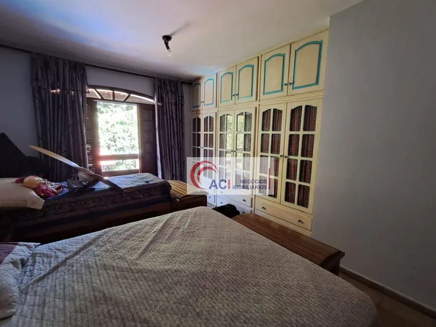 Casa de Condomínio com 3 quartos para alugar, 380m2 em Transurb, Itapevi - SP - imagem 8 Foto 8 de Casa de Condomínio com 3 quartos para alugar, 380m2 em Transurb, Itapevi - SP