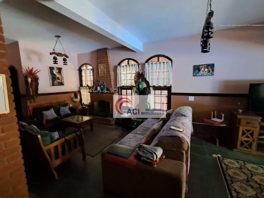 Casa de Condomínio com 3 quartos para alugar, 380m2 em Transurb, Itapevi - SP - imagem 6 Foto 6 de Casa de Condomínio com 3 quartos para alugar, 380m2 em Transurb, Itapevi - SP