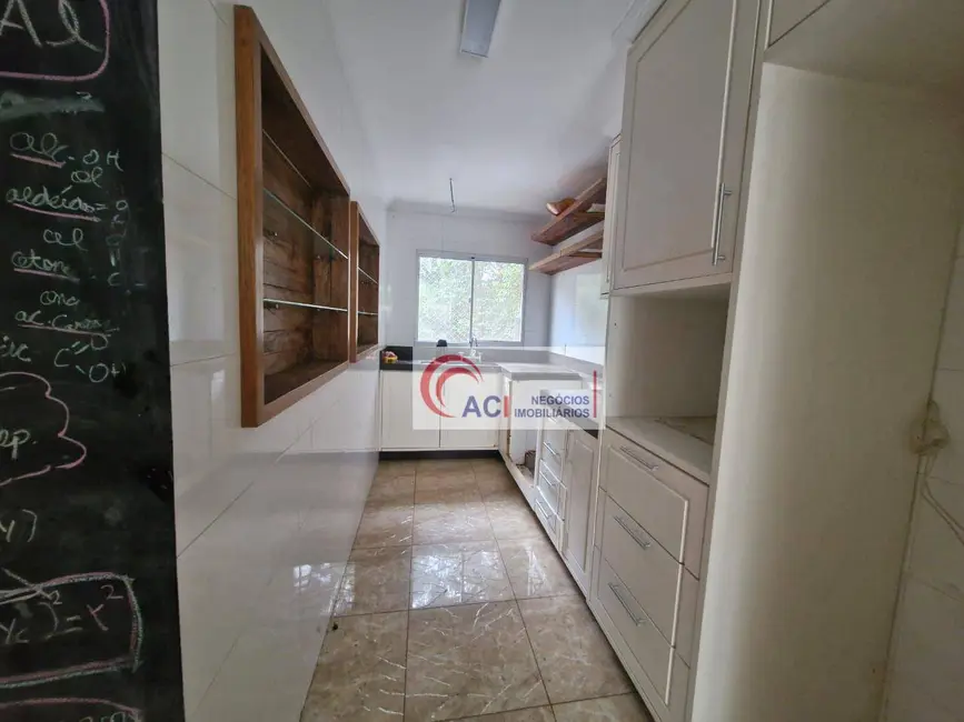 Casa de Condomínio com 3 quartos à venda, 232m2 em Pinus Park, Cotia - SP - imagem 6 Foto 6 de Casa de Condomínio com 3 quartos à venda, 232m2 em Pinus Park, Cotia - SP