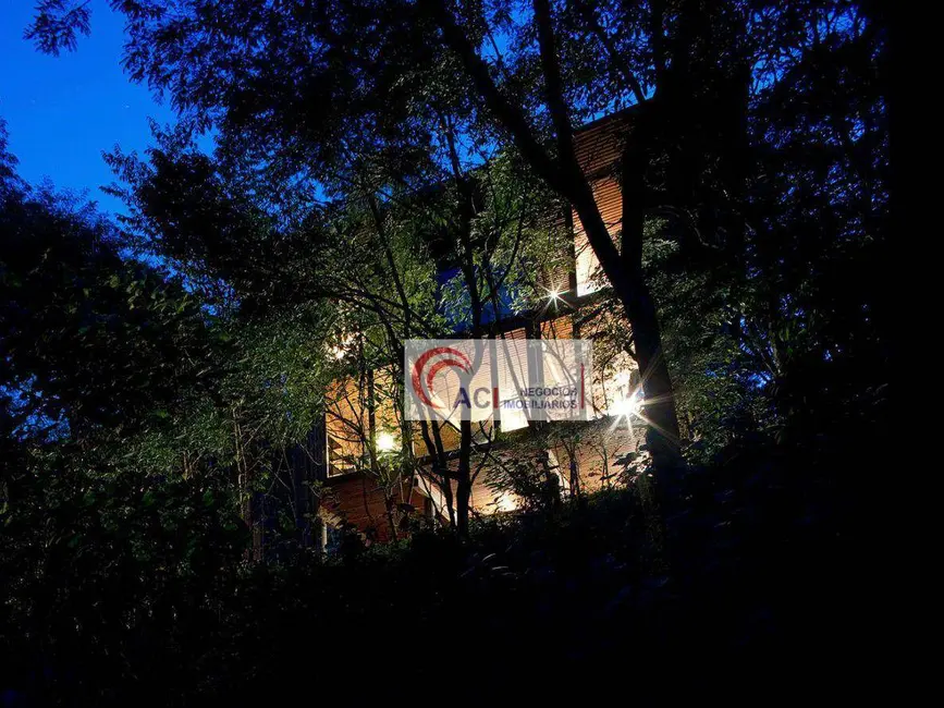 Foto 2 de Casa de Condomínio com 4 quartos à venda e para alugar, 350m2 em Chácara do Refúgio, Carapicuiba - SP