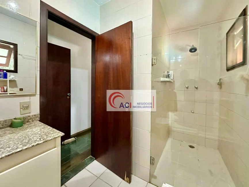 Foto 8 de Casa de Condomínio com 3 quartos à venda, 360m2 em São Paulo II, Cotia - SP