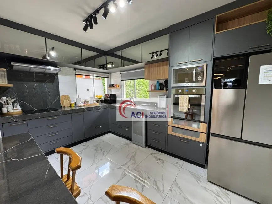 Foto 4 de Casa de Condomínio com 4 quartos à venda, 352m2 em Cotia - SP