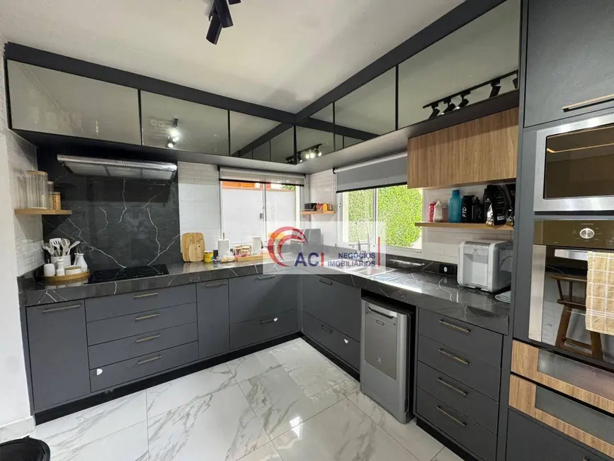 Foto 9 de Casa de Condomínio com 4 quartos à venda, 352m2 em Cotia - SP