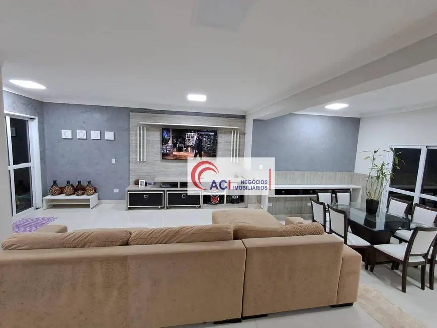 Casa de Condomínio com 3 quartos à venda e para alugar, 420m2 em Transurb, Itapevi - SP - imagem 7 Foto 7 de Casa de Condomínio com 3 quartos à venda e para alugar, 420m2 em Transurb, Itapevi - SP