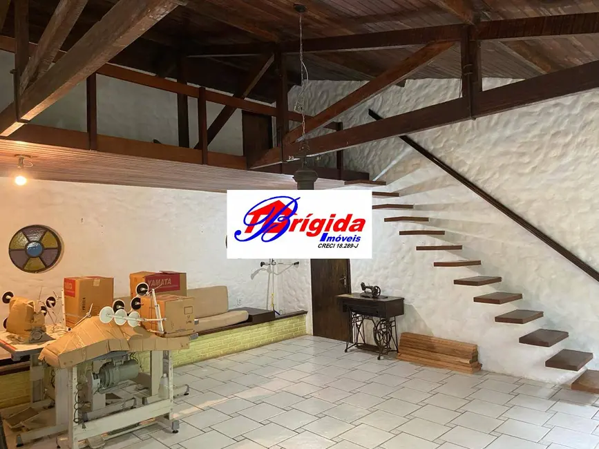 Casa com 5 quartos à venda, 335m2 em Chácaras São Cristóvão, Embu Das Artes - SP - imagem 2 Foto 2 de Casa com 5 quartos à venda, 335m2 em Chácaras São Cristóvão, Embu Das Artes - SP