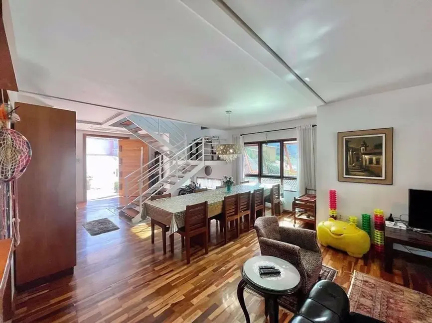 Casa de Condomínio com 3 quartos à venda, 358m2 em Chácara das Paineiras, Carapicuiba - SP - imagem 3 Foto 3 de Casa de Condomínio com 3 quartos à venda, 358m2 em Chácara das Paineiras, Carapicuiba - SP