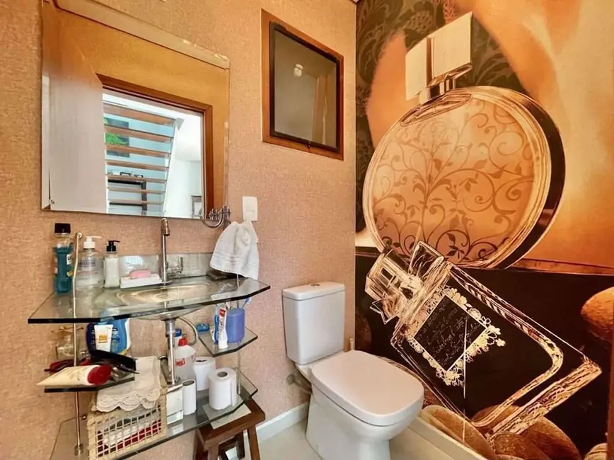 Casa de Condomínio com 3 quartos à venda, 358m2 em Chácara das Paineiras, Carapicuiba - SP - imagem 4 Foto 4 de Casa de Condomínio com 3 quartos à venda, 358m2 em Chácara das Paineiras, Carapicuiba - SP