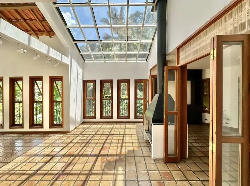 Foto 1 de Casa de Condomínio com 3 quartos à venda e para alugar, 486m2 em Condomínio Iolanda, Taboao Da Serra - SP