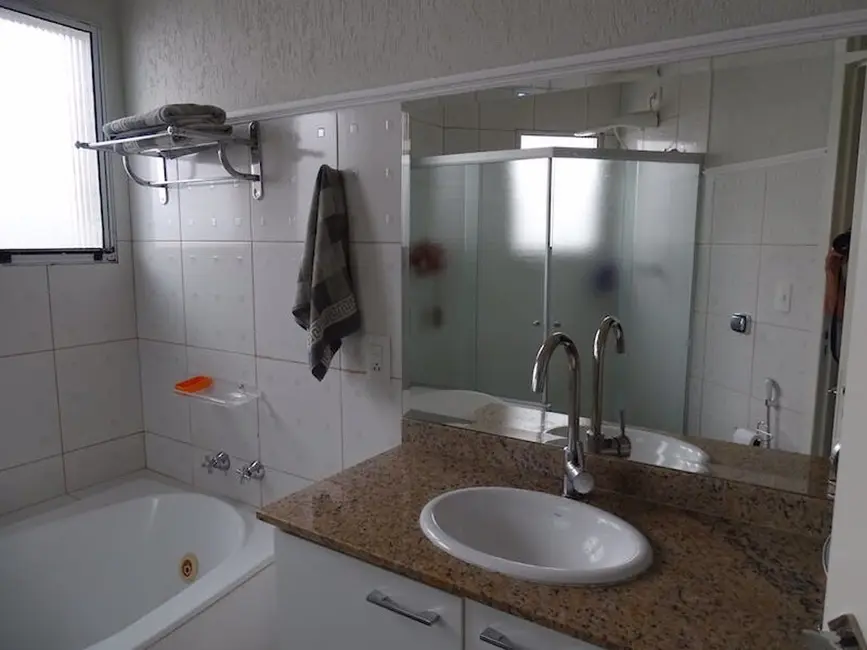 Foto 2 de Casa de Condomínio com 4 quartos à venda, 400m2 em Embu Das Artes - SP