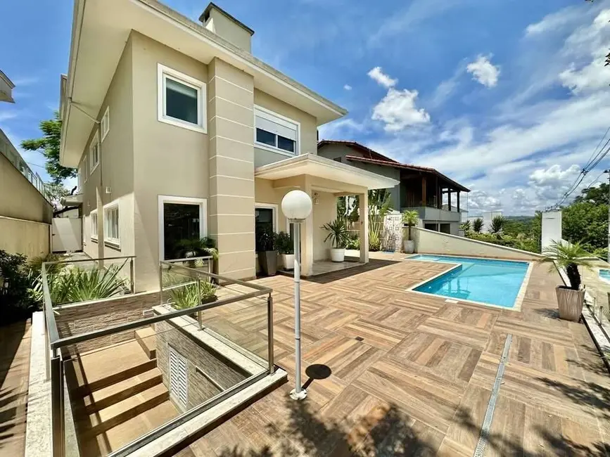 Foto 9 de Casa de Condomínio com 4 quartos à venda e para alugar, 359m2 em Golf Park, Carapicuiba - SP