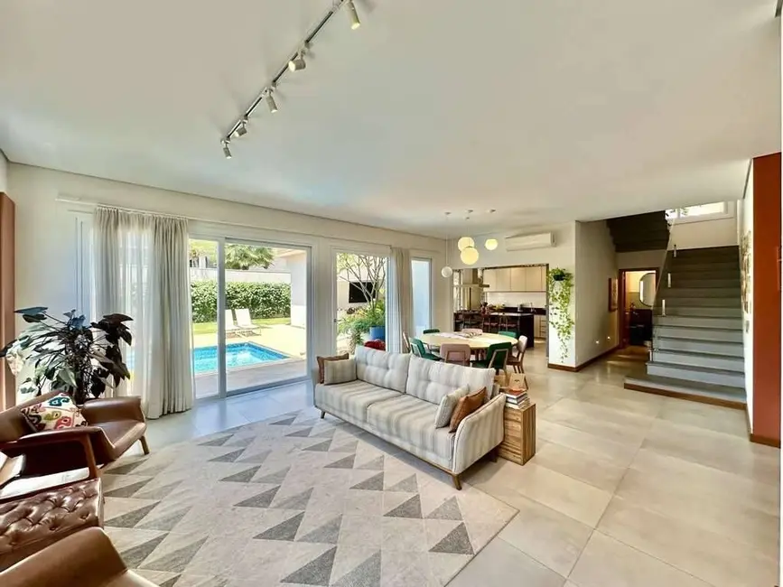 Casa de Condomínio com 4 quartos à venda e para alugar, 345m2 em Granja Viana, Carapicuiba - SP - imagem 8 Foto 8 de Casa de Condomínio com 4 quartos à venda e para alugar, 345m2 em Granja Viana, Carapicuiba - SP