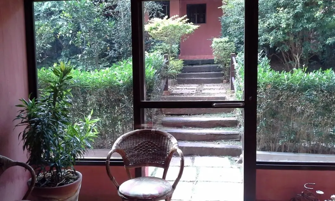 Foto 2 de Casa com 3 quartos à venda, 300m2 em Embu Das Artes - SP