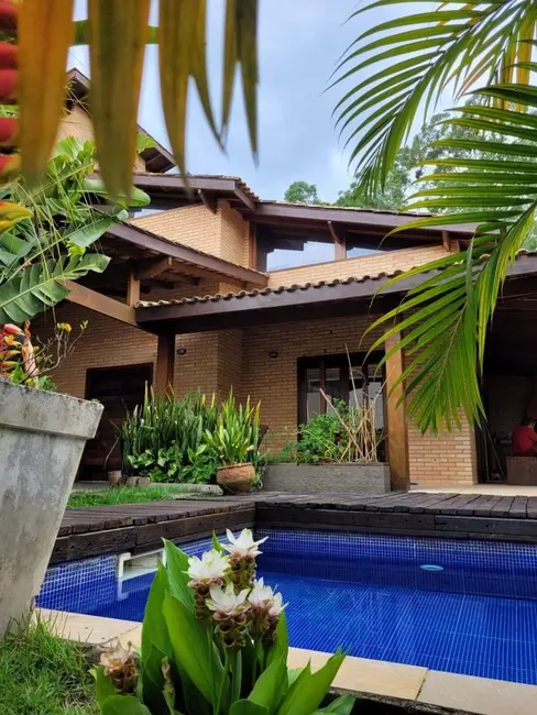 Foto 1 de Casa de Condomínio com 4 quartos à venda, 240m2 em Embu Das Artes - SP