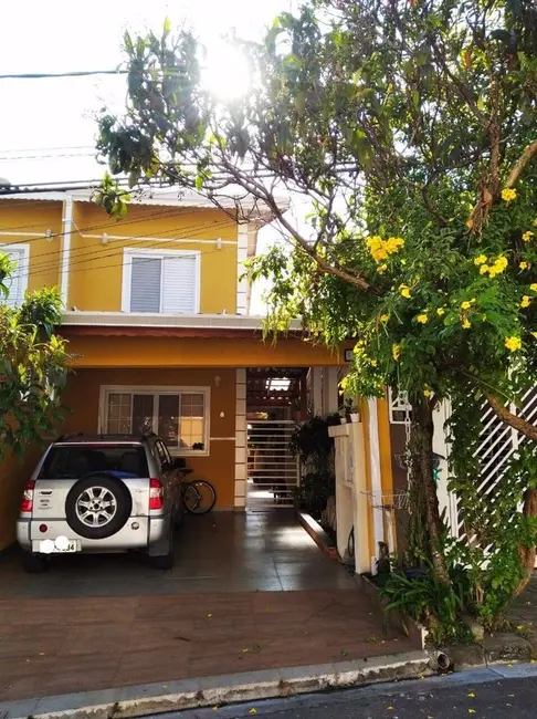 Foto 2 de Casa de Condomínio com 3 quartos à venda, 130m2 em Jardim Caiapiá, Cotia - SP