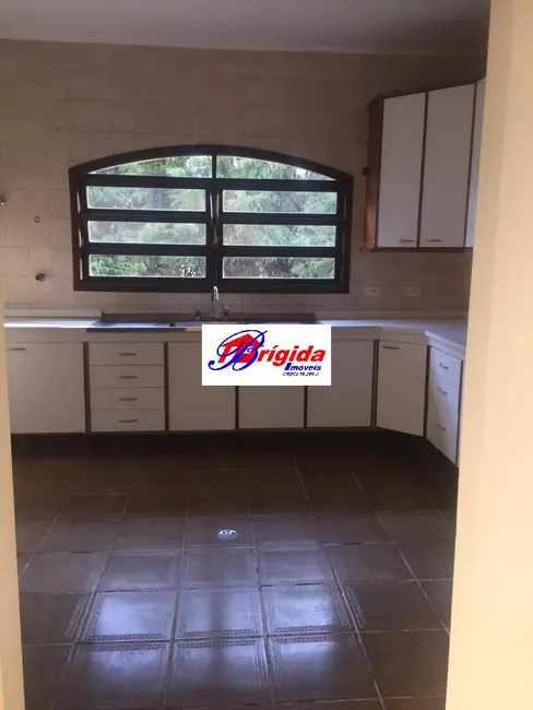 Casa com 3 quartos para alugar, 282m2 em San Diego Park, Cotia - SP - imagem 8 Foto 8 de Casa com 3 quartos para alugar, 282m2 em San Diego Park, Cotia - SP