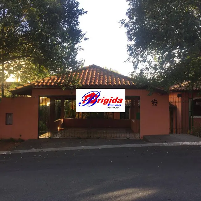 Casa com 3 quartos para alugar, 282m2 em San Diego Park, Cotia - SP - imagem 3 Foto 3 de Casa com 3 quartos para alugar, 282m2 em San Diego Park, Cotia - SP