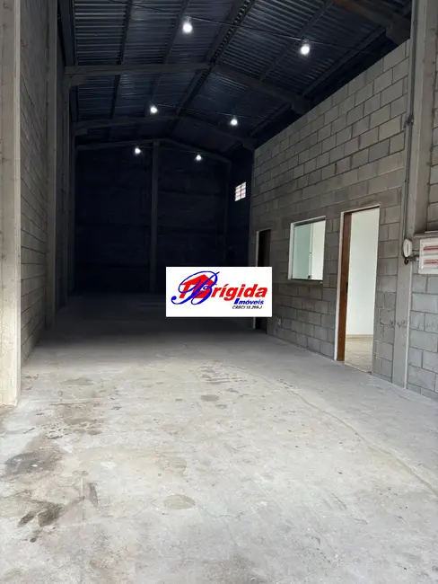 Foto 2 de Armazém / Galpão para alugar, 200m2 em Jardim São Vicente, Cotia - SP