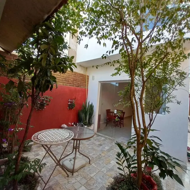 Casa com 3 quartos à venda, 150m2 em Sítio Boa Vista, Cotia - SP - imagem 4 Foto 4 de Casa com 3 quartos à venda, 150m2 em Sítio Boa Vista, Cotia - SP