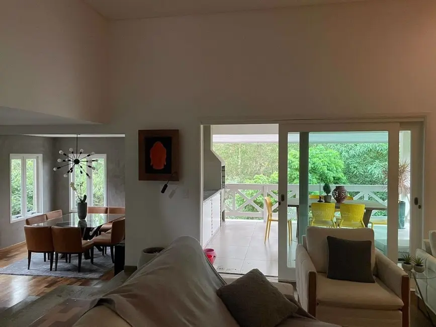 Casa com 4 quartos à venda, 450m2 em Embu Das Artes - SP - imagem 9 Foto 9 de Casa com 4 quartos à venda, 450m2 em Embu Das Artes - SP