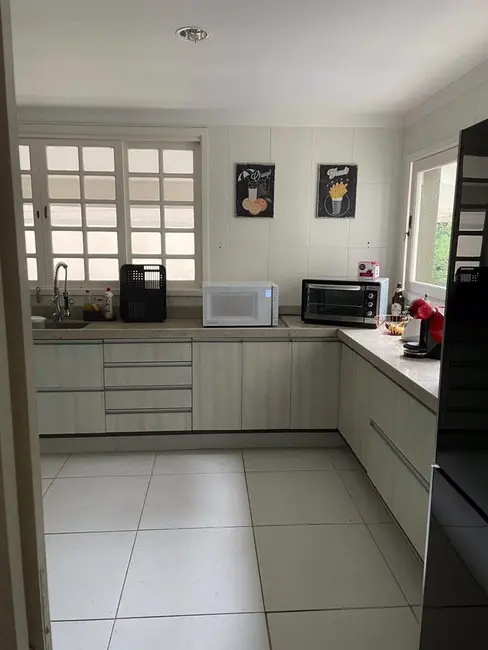 Casa com 4 quartos à venda, 450m2 em Embu Das Artes - SP - imagem 5 Foto 5 de Casa com 4 quartos à venda, 450m2 em Embu Das Artes - SP