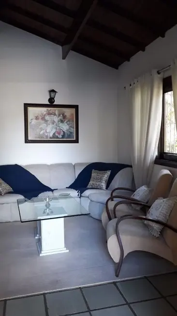 Casa com 3 quartos à venda, 250m2 em Pinus Park, Cotia - SP - imagem 4 Foto 4 de Casa com 3 quartos à venda, 250m2 em Pinus Park, Cotia - SP