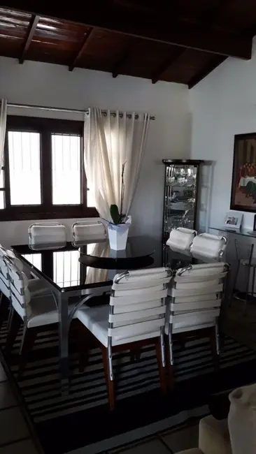Casa com 3 quartos à venda, 250m2 em Pinus Park, Cotia - SP - imagem 3 Foto 3 de Casa com 3 quartos à venda, 250m2 em Pinus Park, Cotia - SP