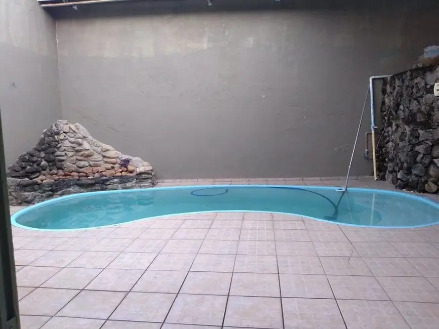 Casa com 4 quartos à venda, 180m2 em Jardim Rosalina, Cotia - SP - imagem 3 Foto 3 de Casa com 4 quartos à venda, 180m2 em Jardim Rosalina, Cotia - SP