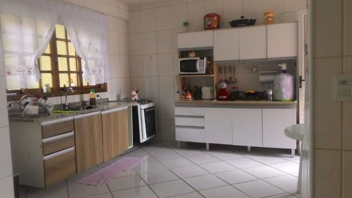 Casa com 4 quartos à venda, 180m2 em Jardim Rosalina, Cotia - SP - imagem 2 Foto 2 de Casa com 4 quartos à venda, 180m2 em Jardim Rosalina, Cotia - SP