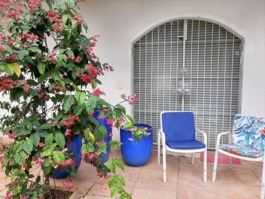 Casa com 4 quartos à venda, 640m2 em Algarve, Cotia - SP - imagem 3 Foto 3 de Casa com 4 quartos à venda, 640m2 em Algarve, Cotia - SP