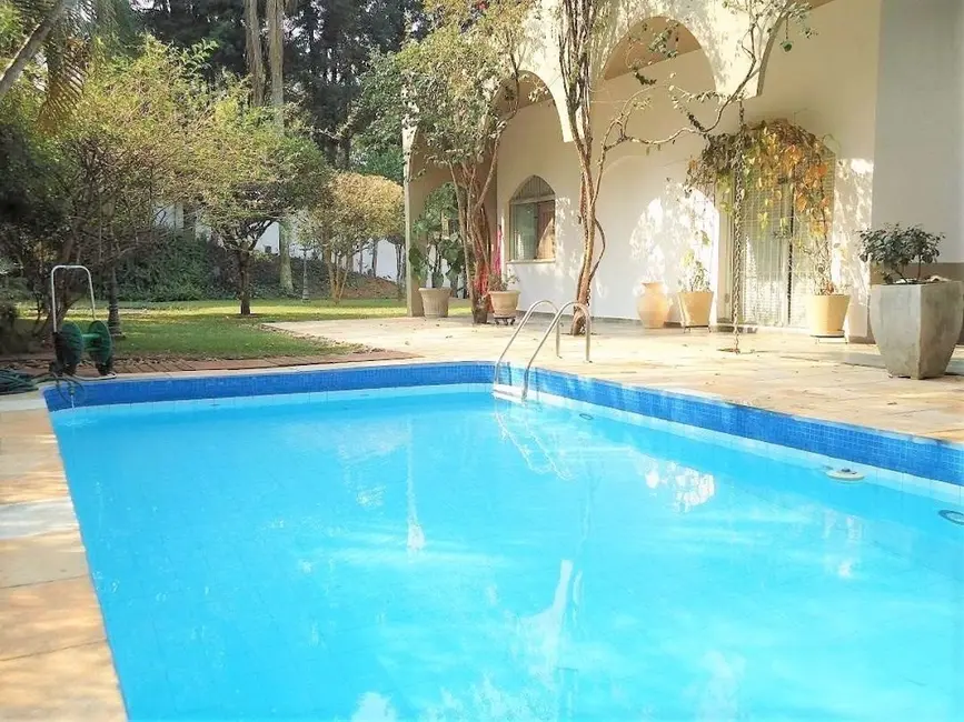 Casa com 4 quartos à venda, 640m2 em Algarve, Cotia - SP - imagem 4 Foto 4 de Casa com 4 quartos à venda, 640m2 em Algarve, Cotia - SP