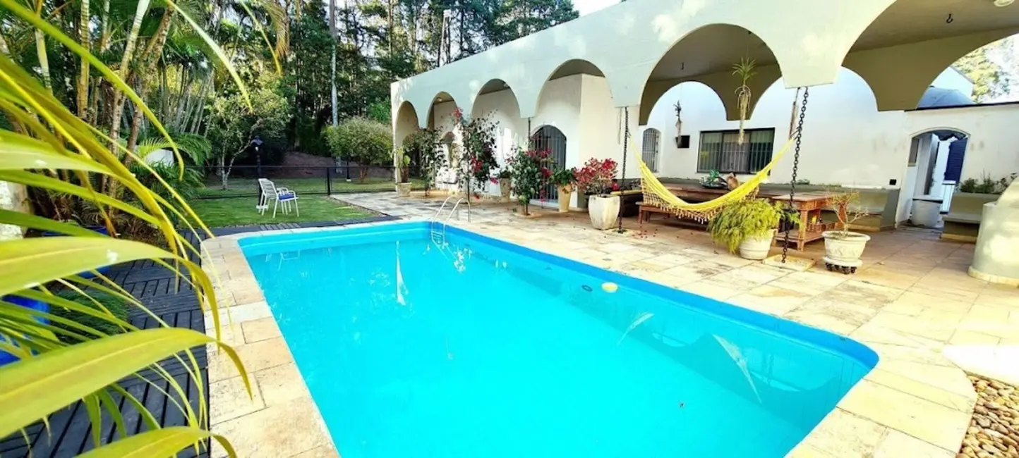 Casa com 4 quartos à venda, 640m2 em Algarve, Cotia - SP - imagem 7 Foto 7 de Casa com 4 quartos à venda, 640m2 em Algarve, Cotia - SP