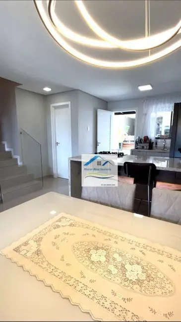 Sobrado com 3 quartos à venda, 180m2 em Iguaçu, Araucaria - PR - imagem 3 Foto 3 de Sobrado com 3 quartos à venda, 180m2 em Iguaçu, Araucaria - PR