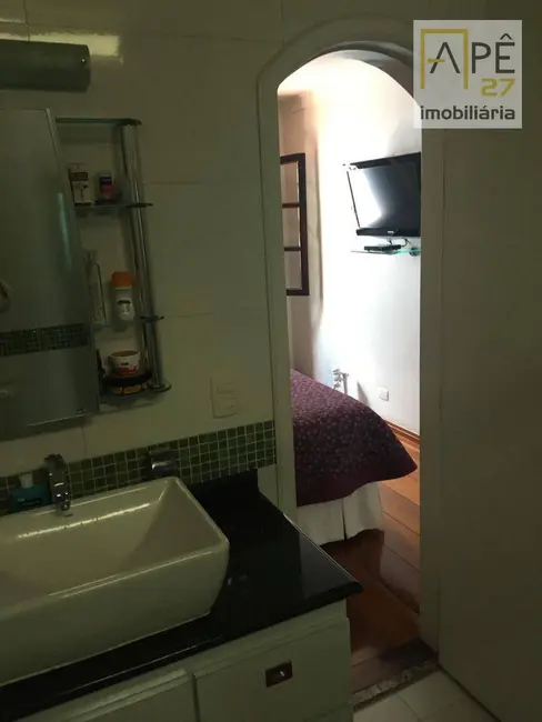 Casa com 3 quartos à venda, 250m2 em Jardim Guarulhos, Guarulhos - SP - imagem 3 Foto 3 de Casa com 3 quartos à venda, 250m2 em Jardim Guarulhos, Guarulhos - SP