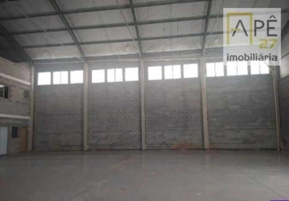 Armazém / Galpão para alugar, 700m2 em Jardim Presidente Dutra, Guarulhos - SP - imagem 3 Foto 3 de Armazém / Galpão para alugar, 700m2 em Jardim Presidente Dutra, Guarulhos - SP