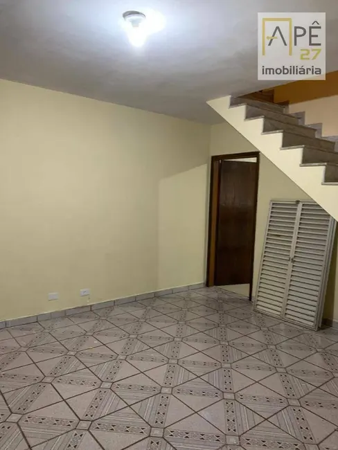 Foto 4 de Sobrado com 2 quartos para alugar, 147m2 em Vila Endres, Guarulhos - SP